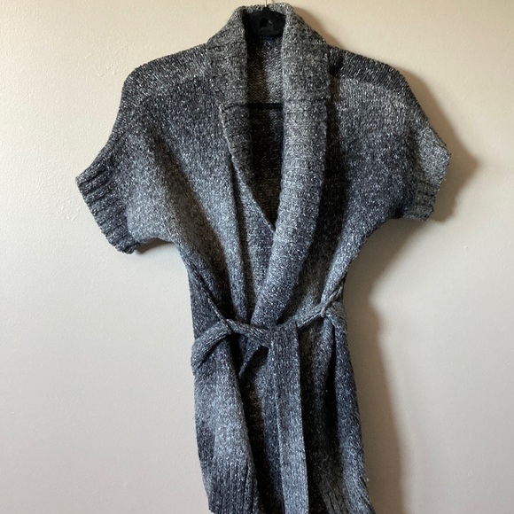 Reitmans cardigan, wrap around - Picture 1 of 4